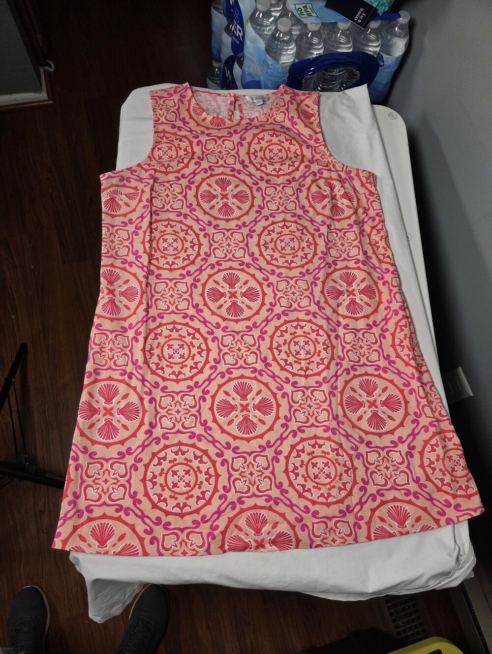 . Crown&Ivy brand. Linen blend dress. Women's PL. Pink coastal summer print.